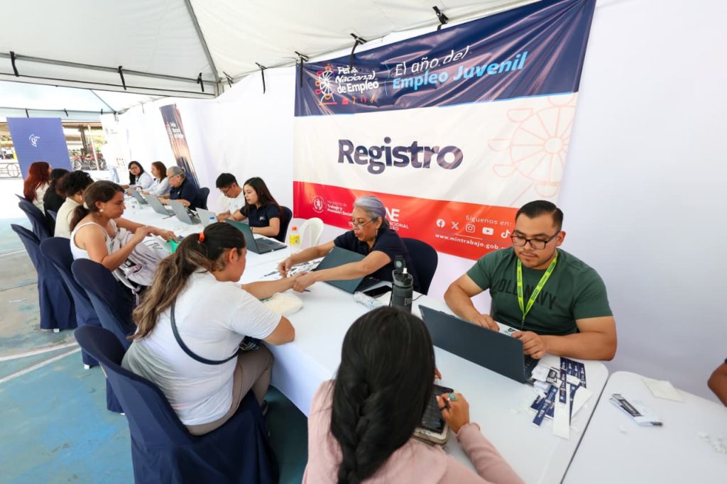 MINTRAB realiza con éxito Feria Nacional de Empleo en ciudad capital 